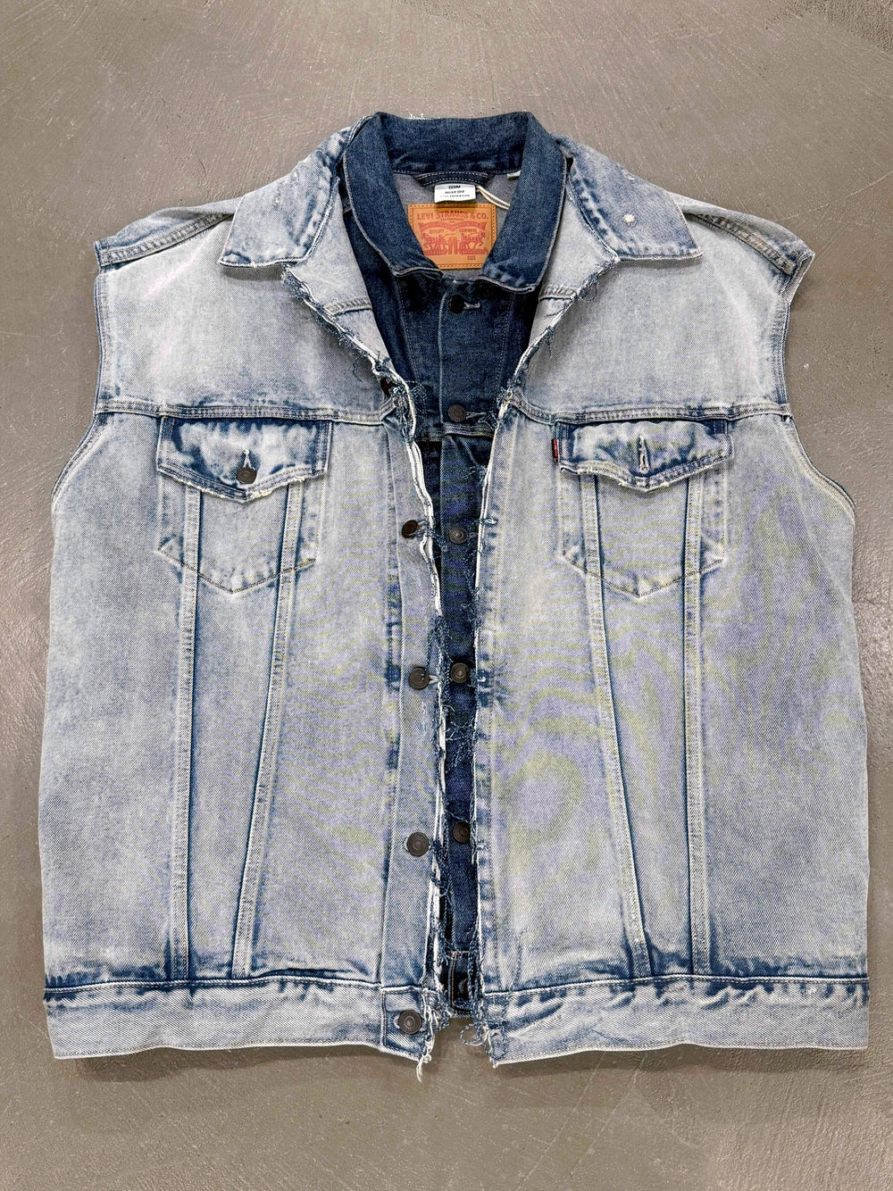 A/W2018 Vetements x Levi’s oversized double layer denim vest