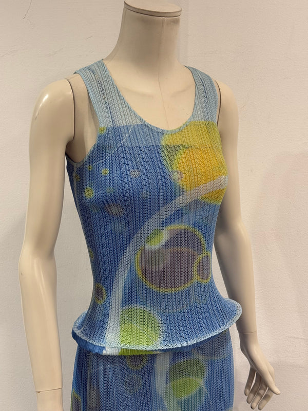 S/S2011 Issey Miyake “pleats please” cosmos print