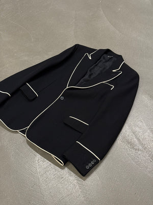 A/W2006 Dior by Hedi Slimane
runway blazer with white contrast piping