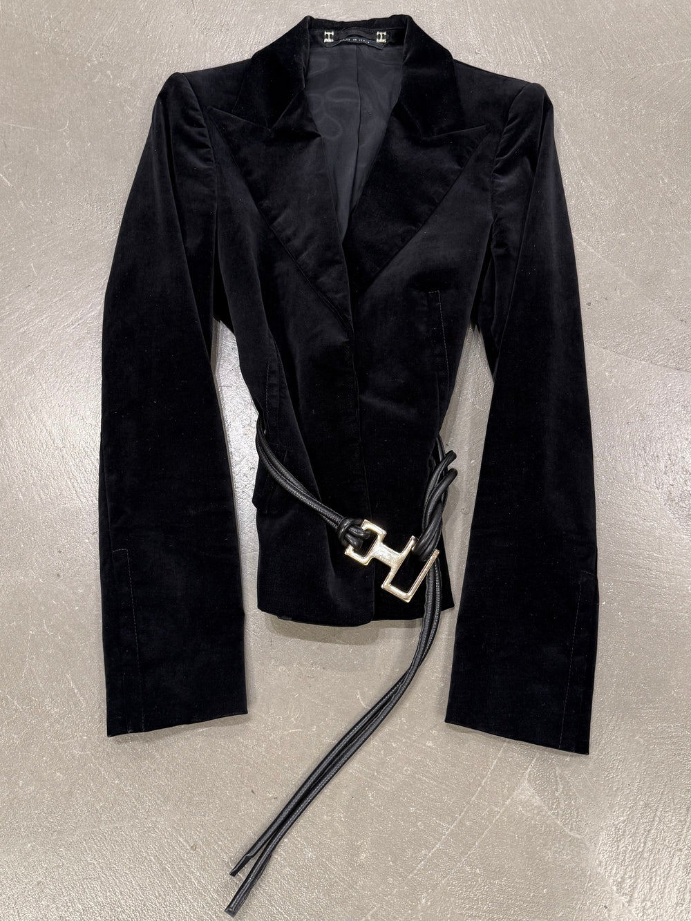F/W2004 Gucci by Tom Ford velvet blazer with belt