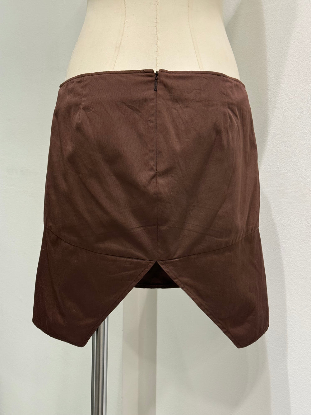 2002 Gucci by Tom Ford V-slit mini skirt