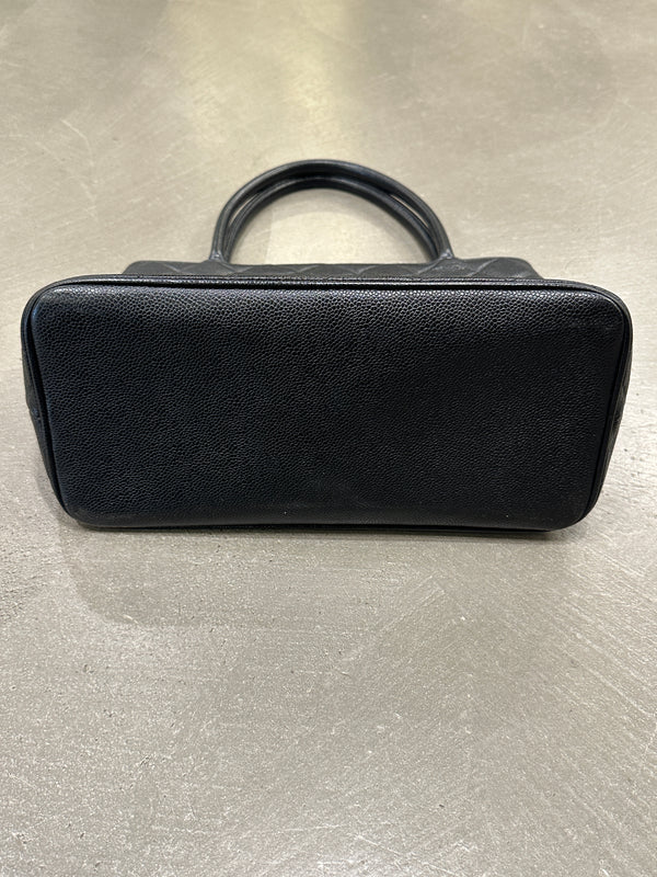 2000-2002 Chanel Caviar Medaillon bag