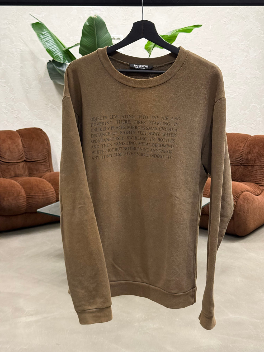A/W2005 Raf Simons “History of my world” poltergeist objects levitating crewneck