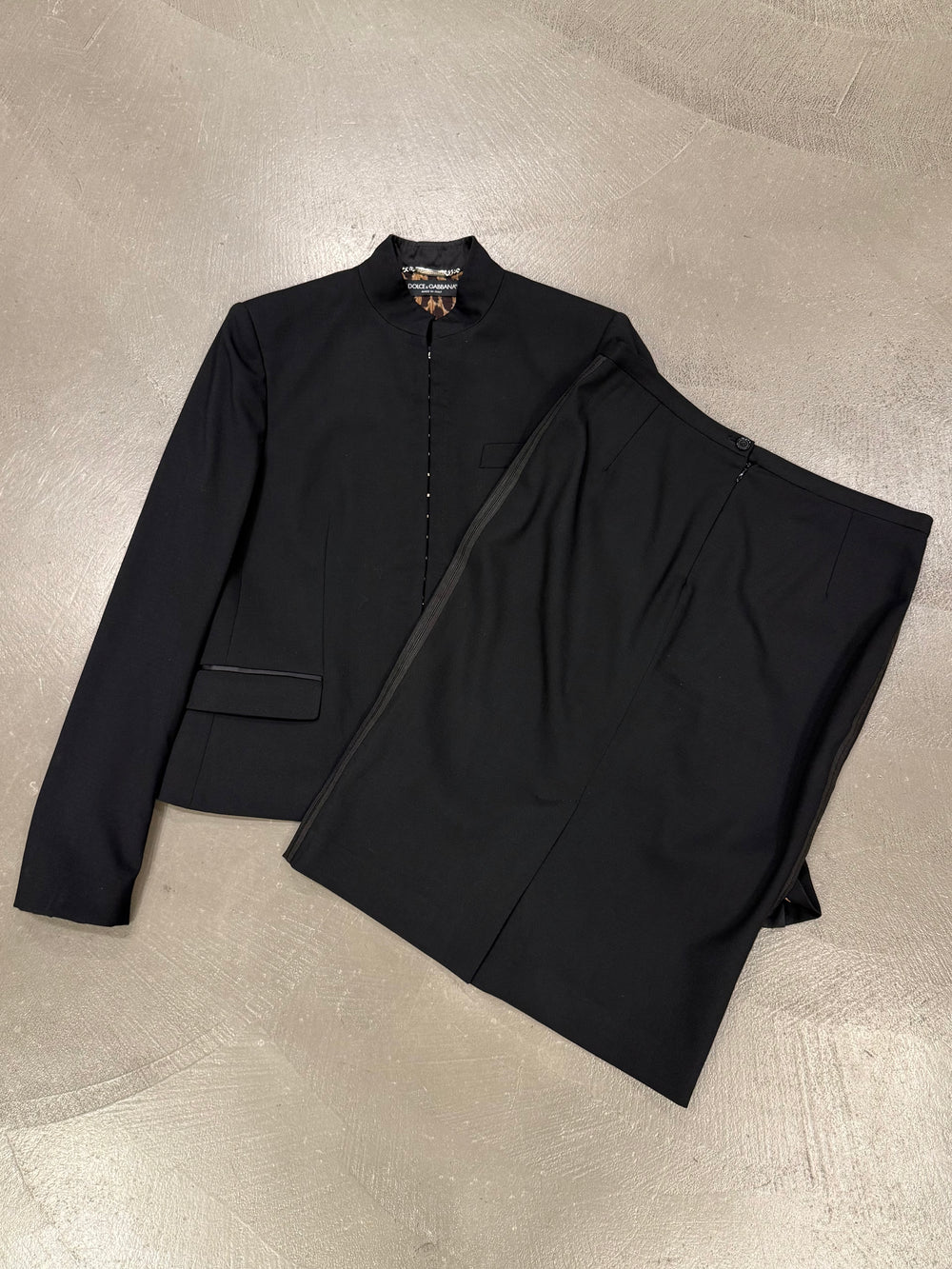2003 Dolce & Gabbana tailored skirt suit with mandarin collar