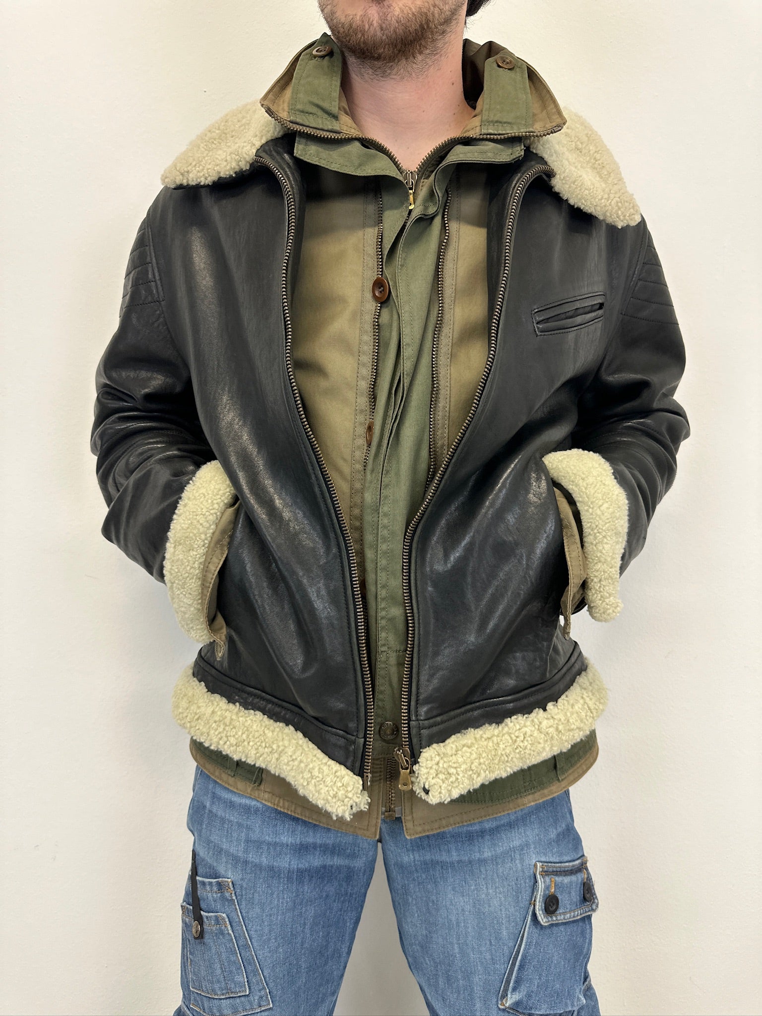 【VIP価格】DOLCE & GABBANA Multicolor Shearling Cape Step into luxury with the latest @dolcegabbana x @havaianas