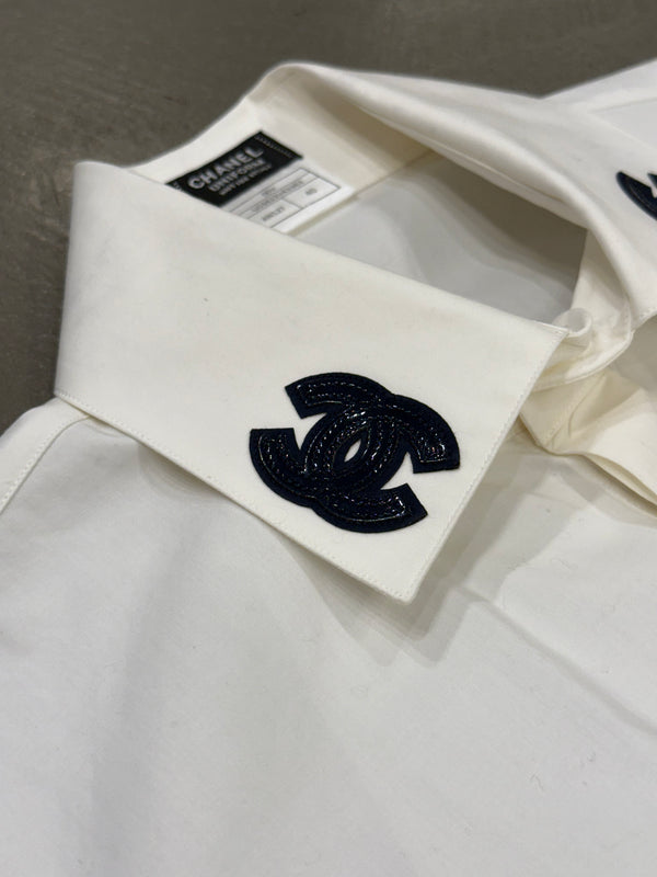 2000s Chanel collar logo shirt