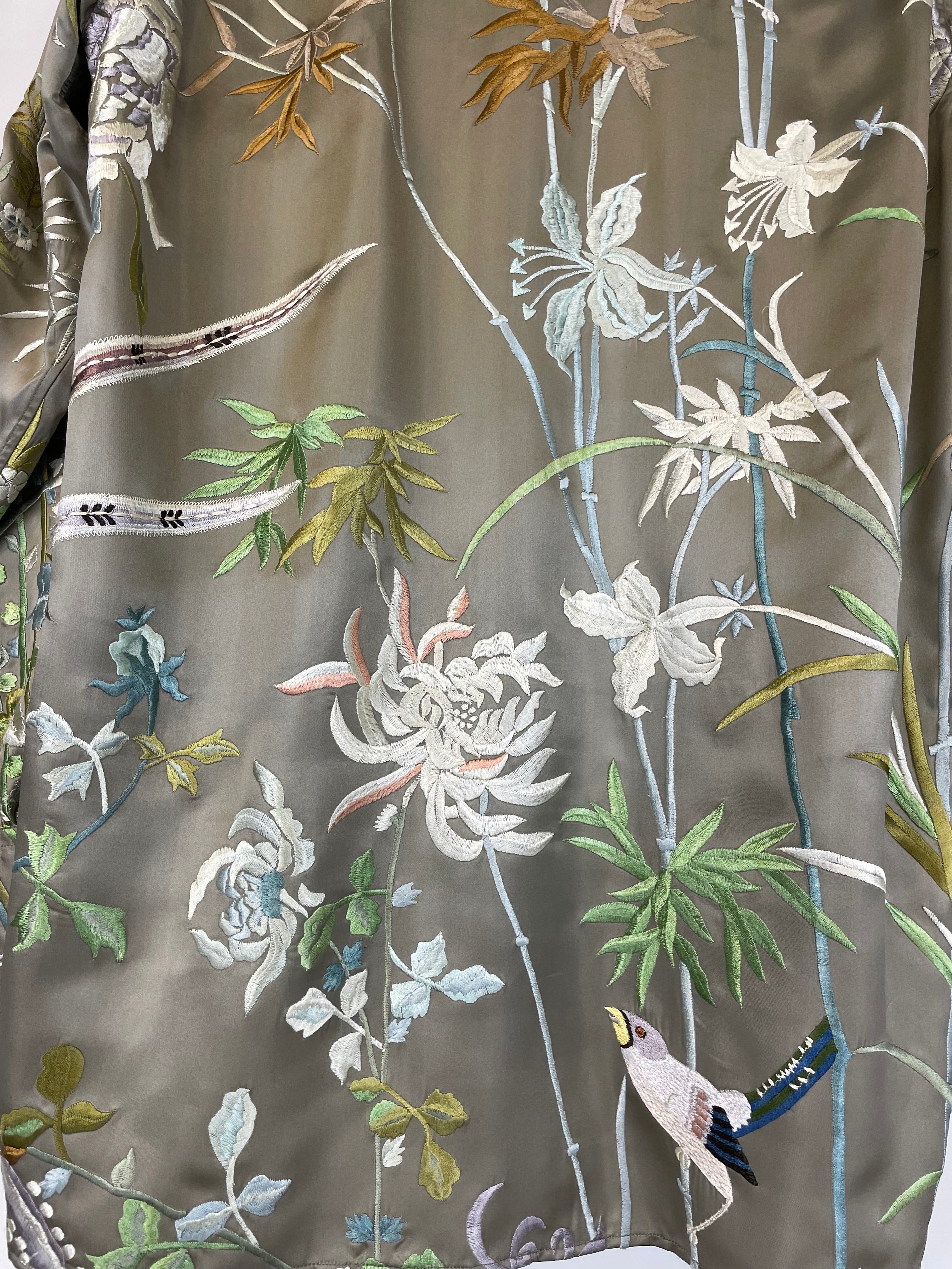 2003SS GUCCI by Tom Ford 和柄刺繍シルクスカーフ 00s 2003SS GUCCI by Tom Ford 和柄刺繍シルクスカーフ 00s Spring