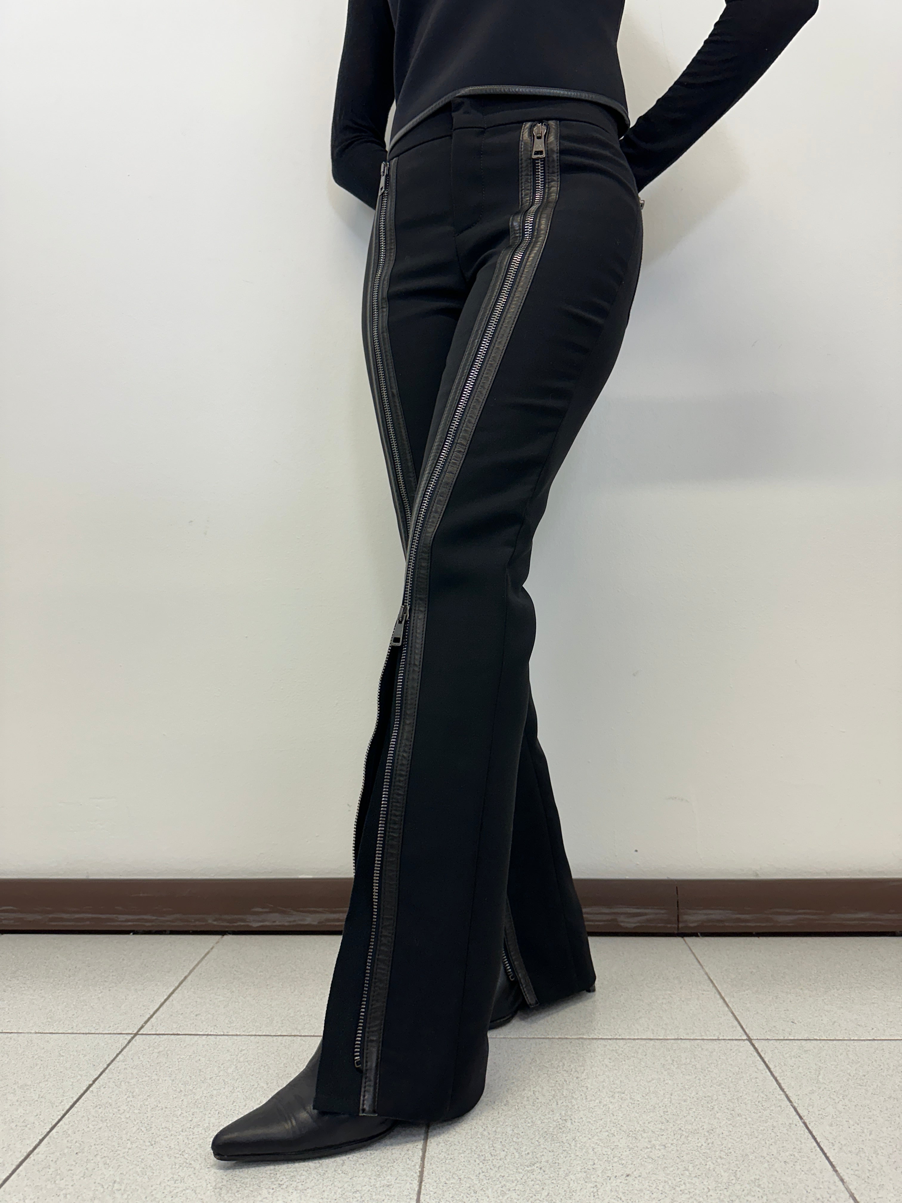 FW2001 Gucci by Tom Ford zipper runway leather pants