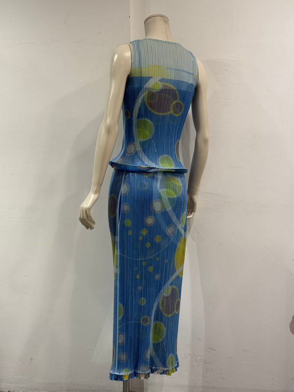 S/S2011 Issey Miyake “pleats please” cosmos print
