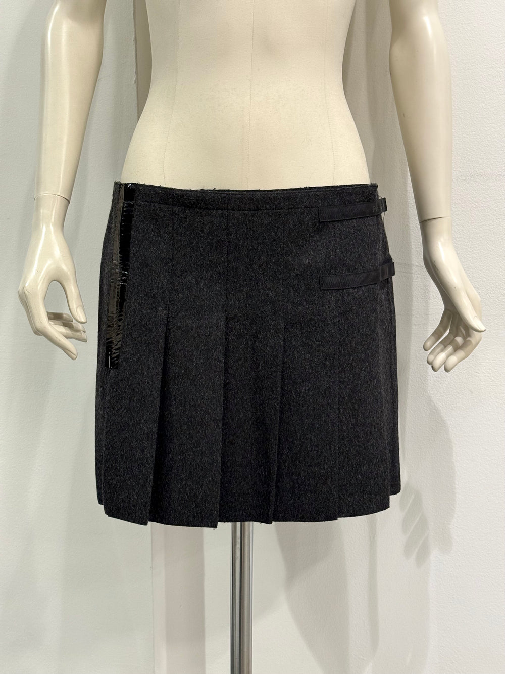 2007 Prada bondage mini pleated wool skirt