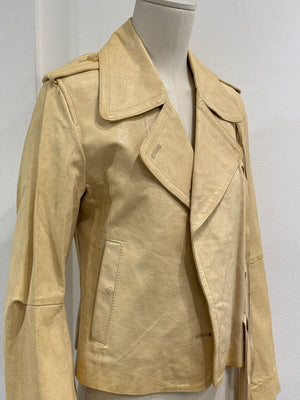 A/W2002 Ann Demeulemeester
leather strap jacket