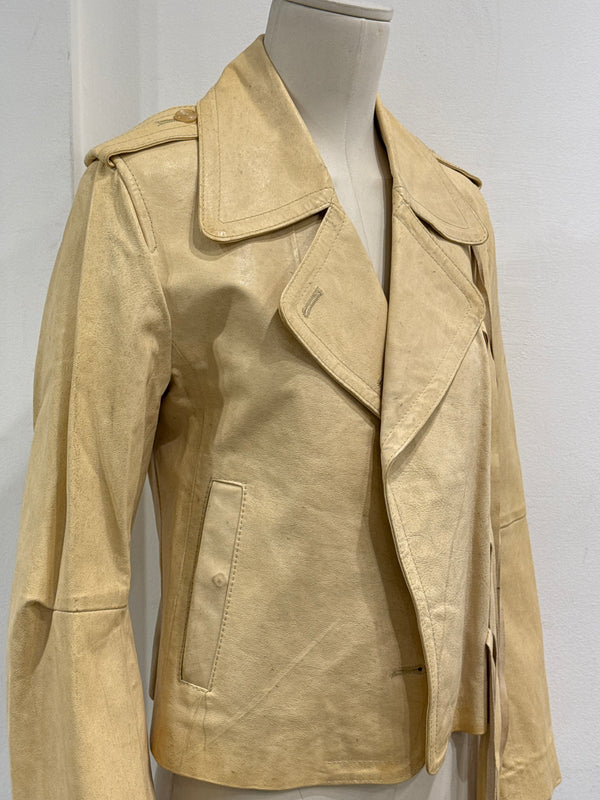 A/W2002 Ann Demeulemeester
leather strap jacket