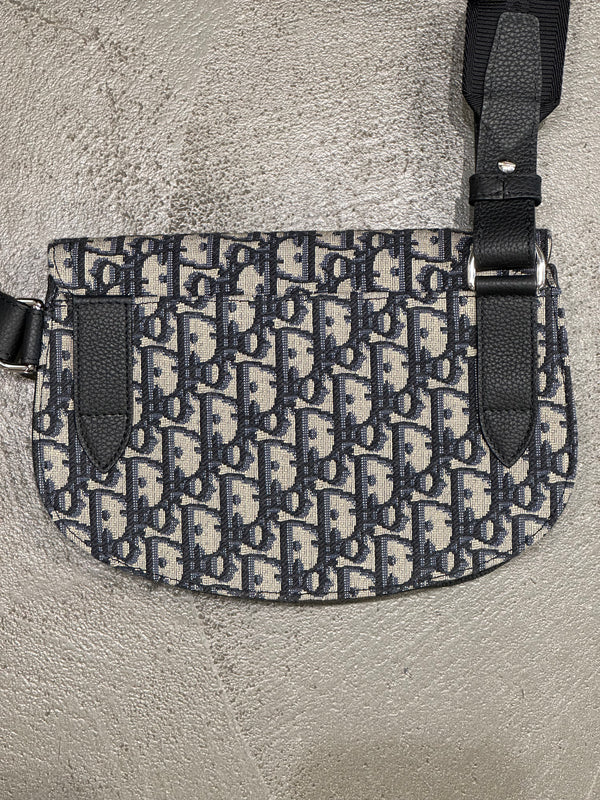 2021 Dior saddle messenger pouch in oblique jacquard