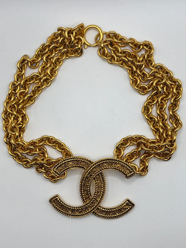 1985 Chanel CC logo necklace