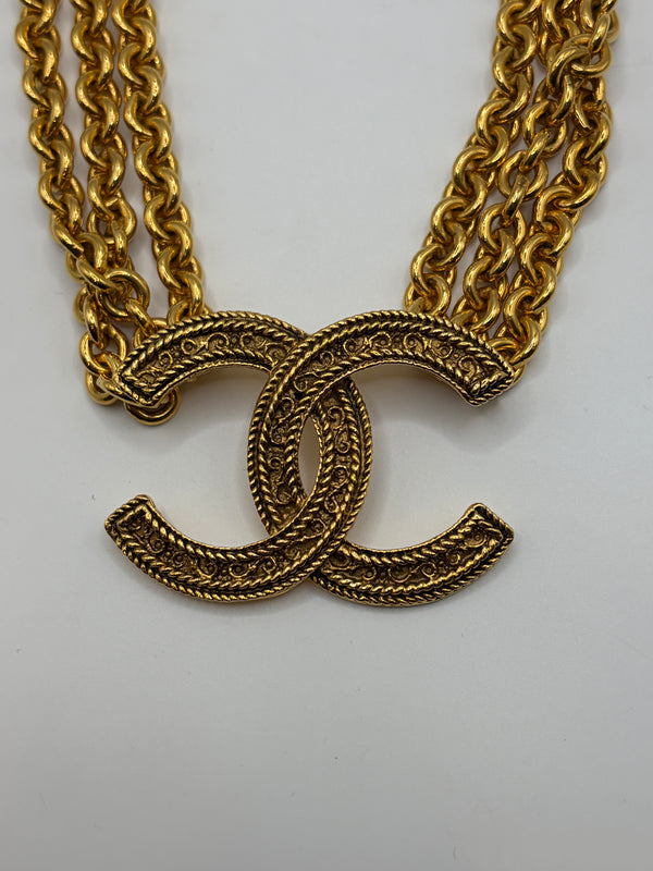 1985 Chanel CC logo necklace
