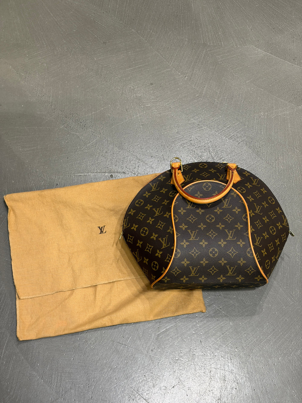 1998 Louis Vuitton ellipse monogram handbag