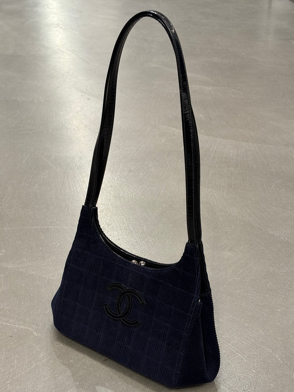 2000-20002 Chanel corduroy hobo bag