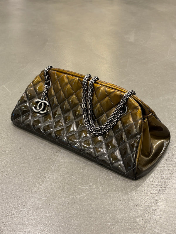 2011 Chanel patent quilted CC charm shoulder bag