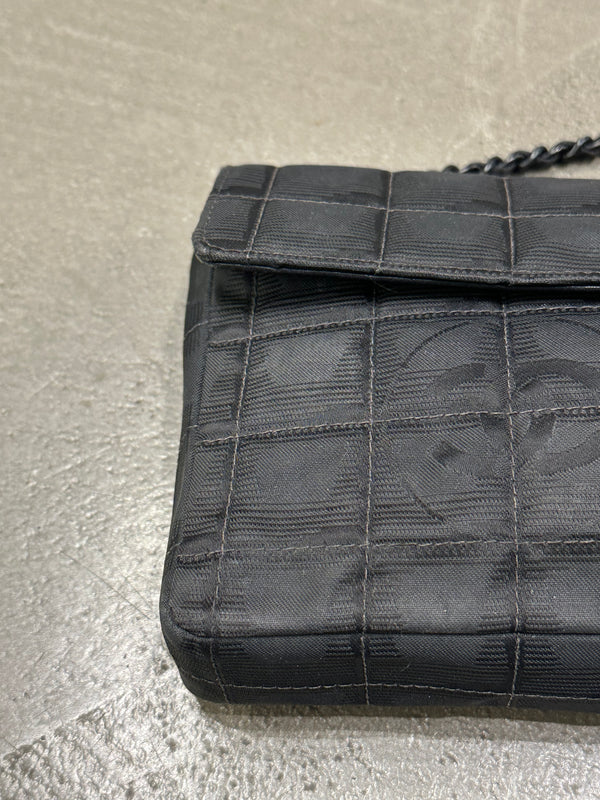 2001 Chanel Chocolate Bar travel line shoulder bag