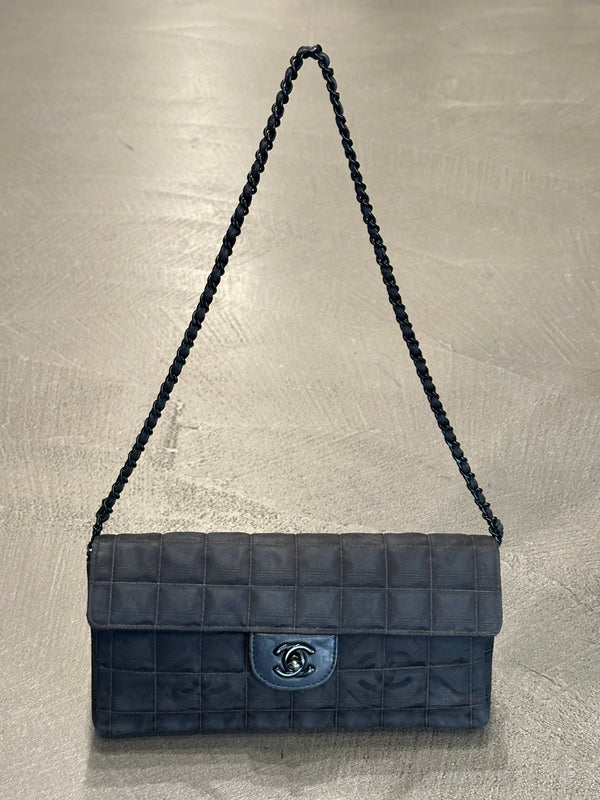 2001 Chanel Chocolate Bar travel line shoulder bag