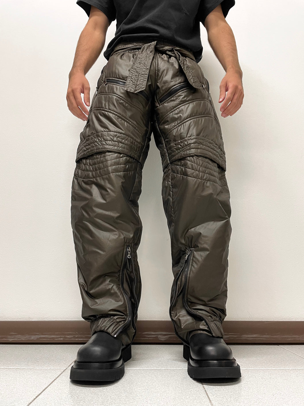 AW2010 Dolce & Gabbana astronaut cargo pants
