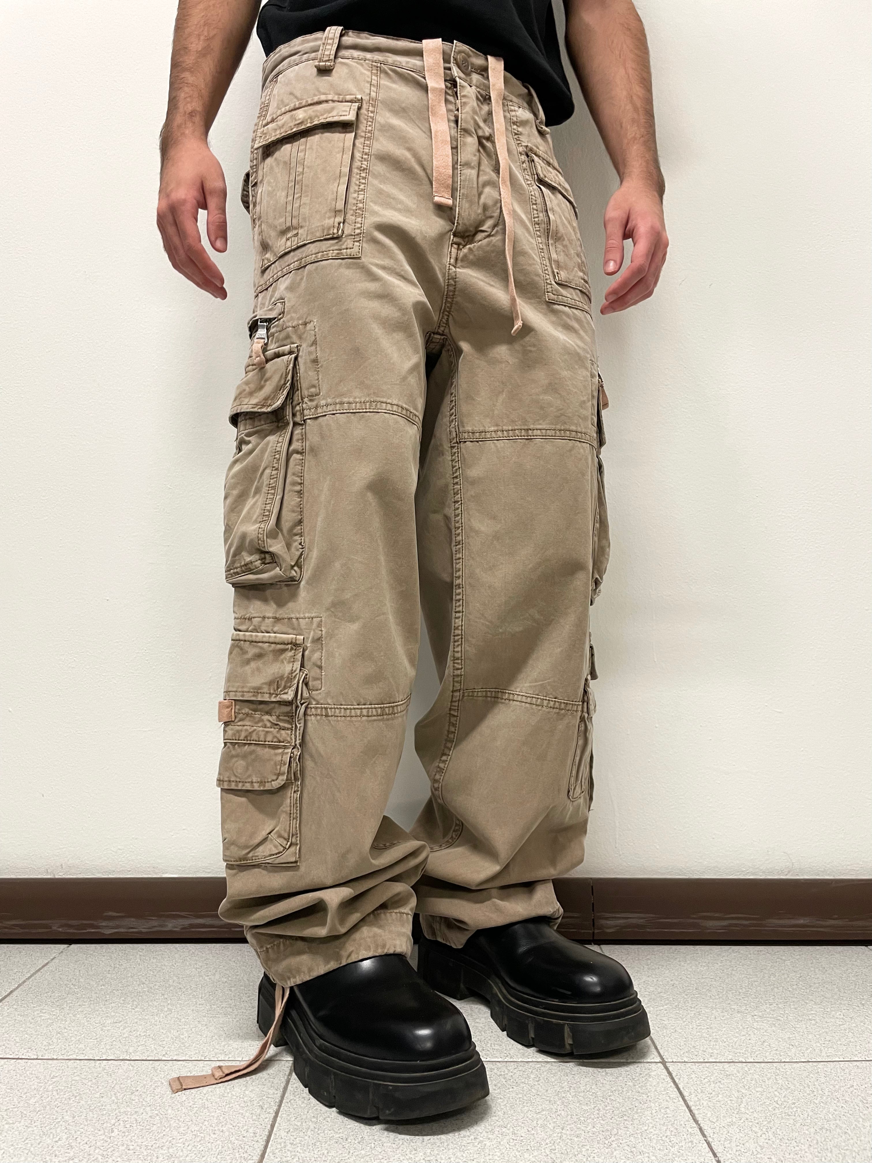 2000s Dolce & Gabbana 18 pockets cargo pants 2000s Dolce & Gabbana 18 pockets cargo pants