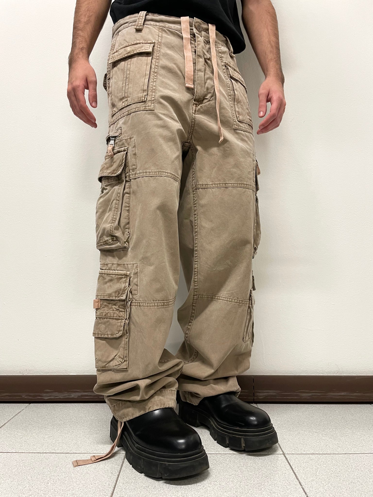 2000s Dolce & Gabbana 18 pockets cargo pants – elevated archives