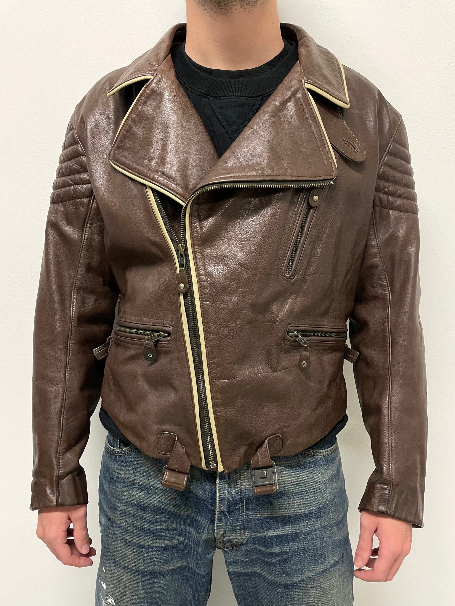 EMPORIO ARMANI archive leather jacket 【公式通販】 EMPORIO ARMANI archive leather jacket 【公式通販】