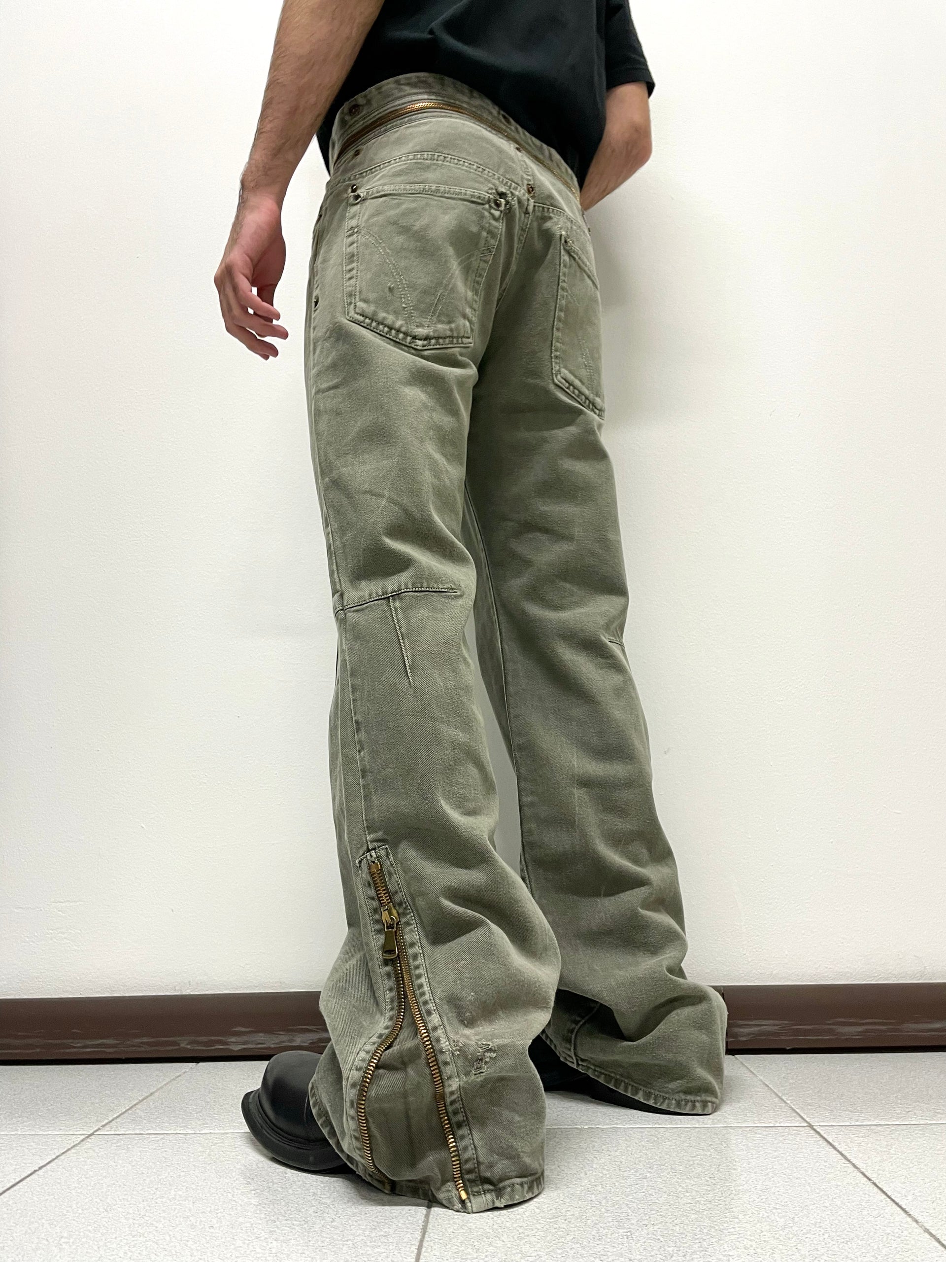 パンツ DOLCE&GABBANA big zip boot cut pants 44 Dolce & Gabbana Ripped Detail Bootcut Jeans | Sendegaro US