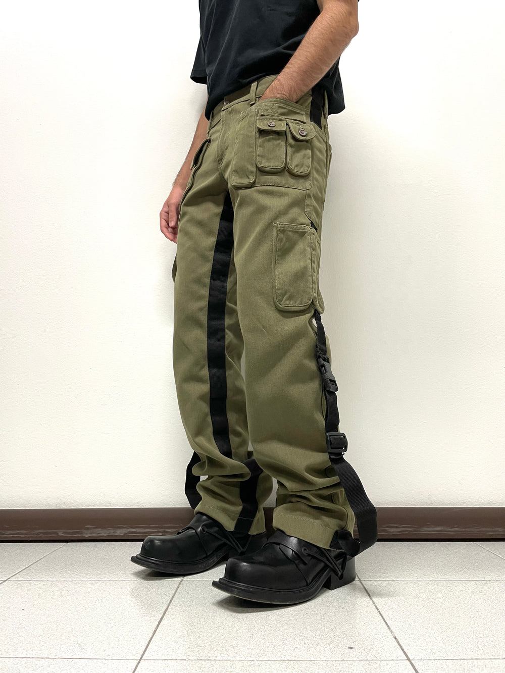 AW2003 Dolce & Gabbana bondage parachute cargo pants