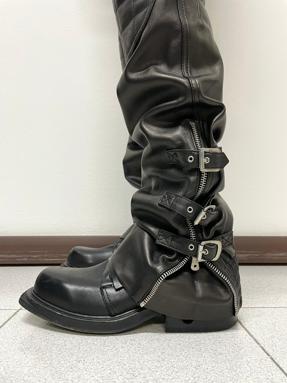 AW2003 Dolce & Gabbana leather bondage biker pants